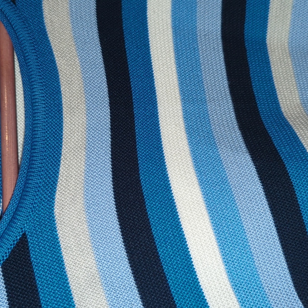 Sweater - Picture 7 of 7